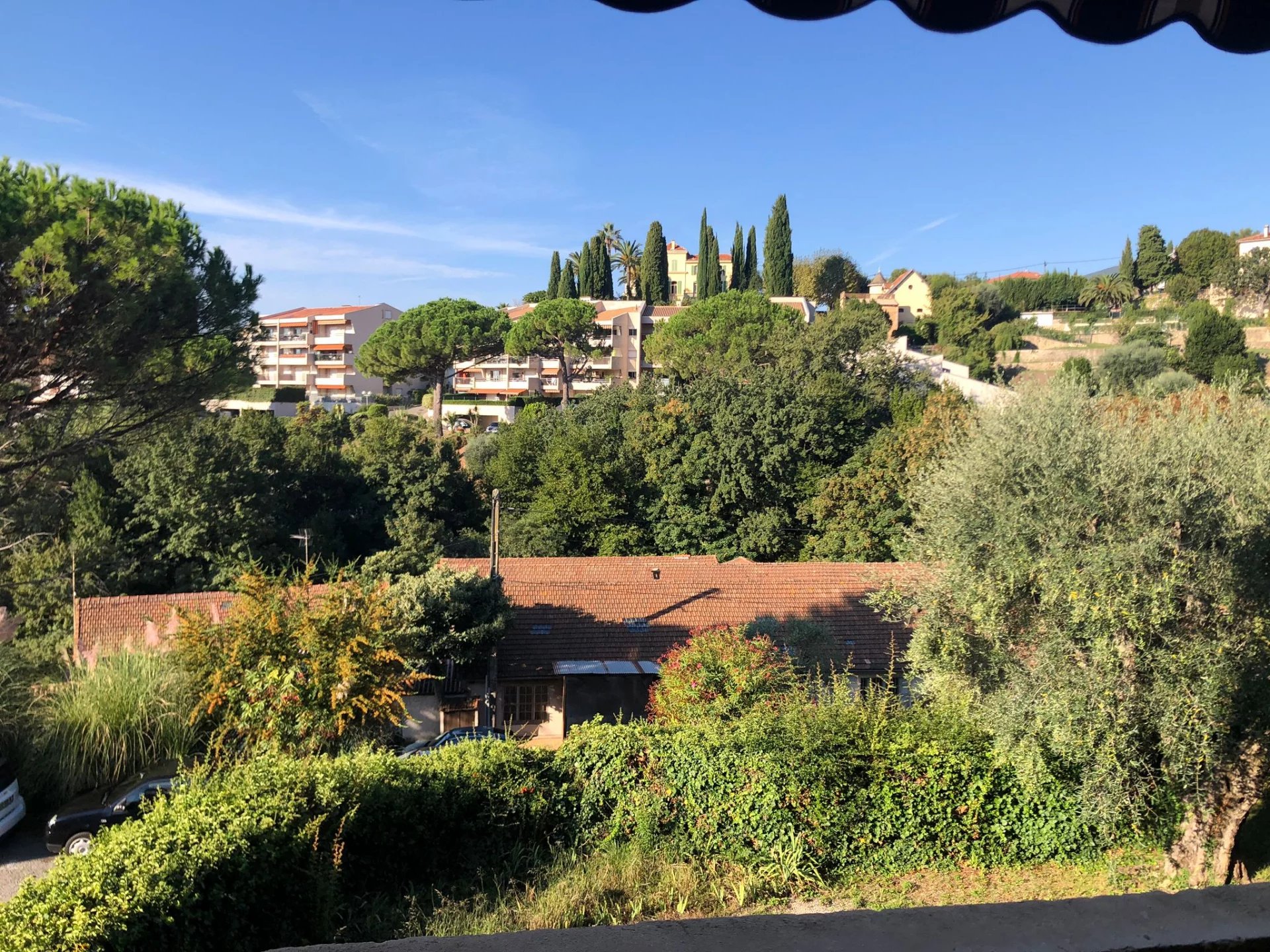 Cosy and sunny 2 room apartment 5 minutes from the centre of Vence